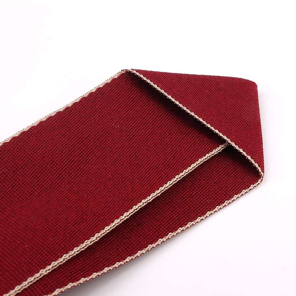  華やかな装飾付きネクタイ