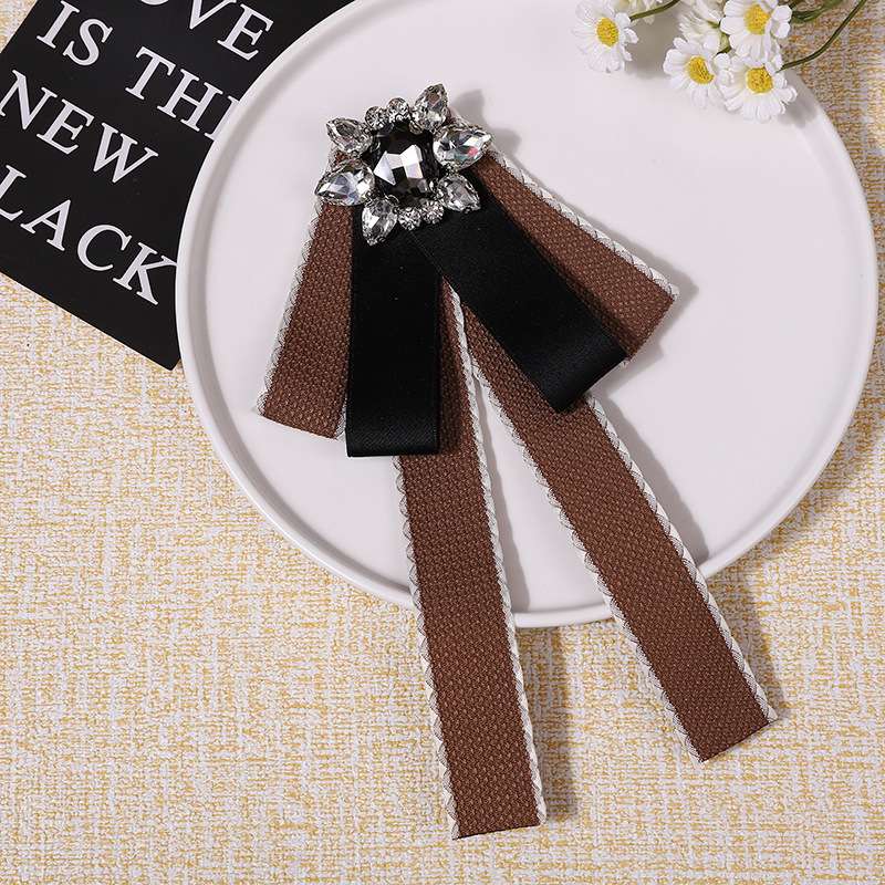 ネクタイ  煌めき宝石リボンブローチ