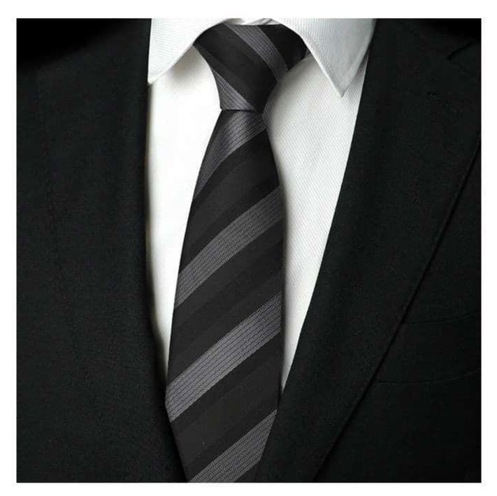  ビジネスシーンに映える上質ネクタイ