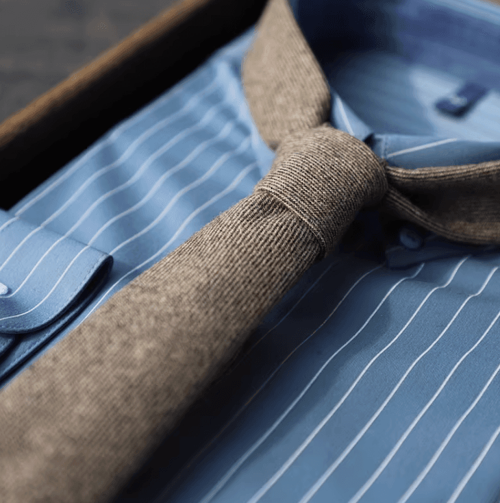  洗練されたヘリンボーン柄ネクタイ