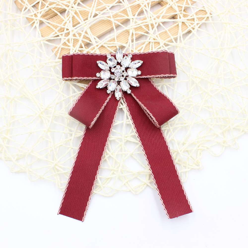 ネクタイ  豪華クリスタル飾りリボンブローチ