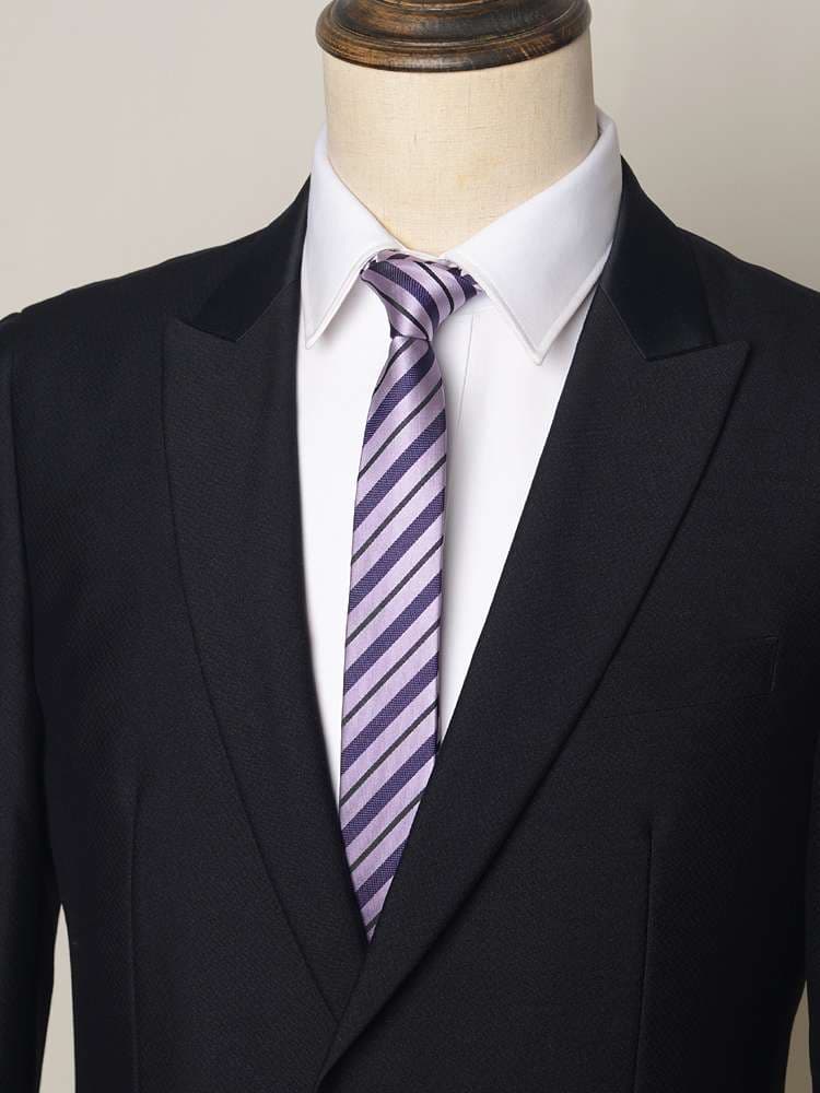  上品なストライプ柄シルクネクタイ