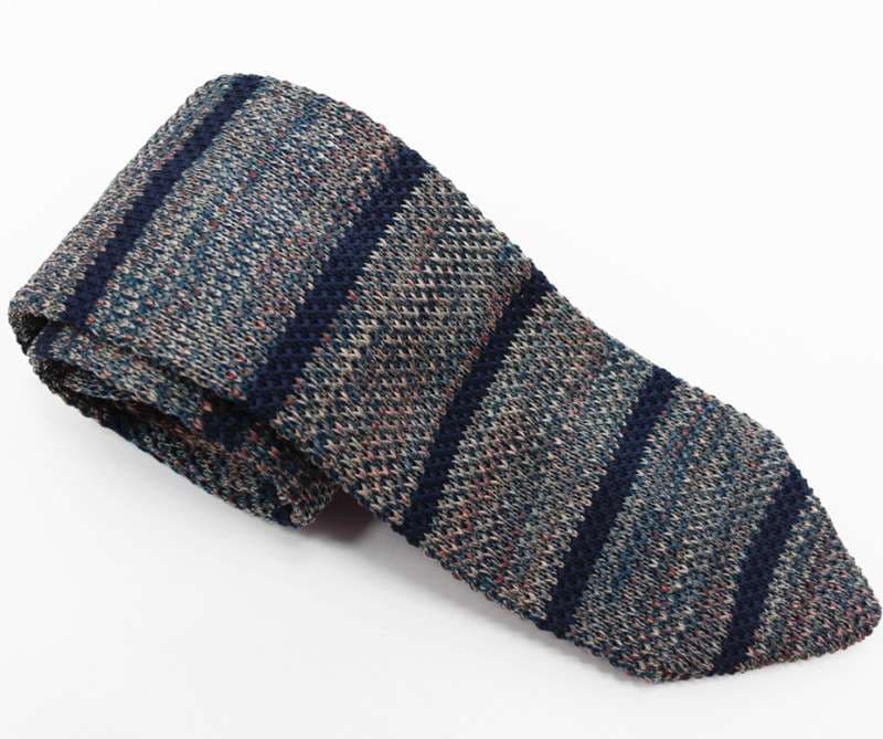  粋な大人のニットネクタイ