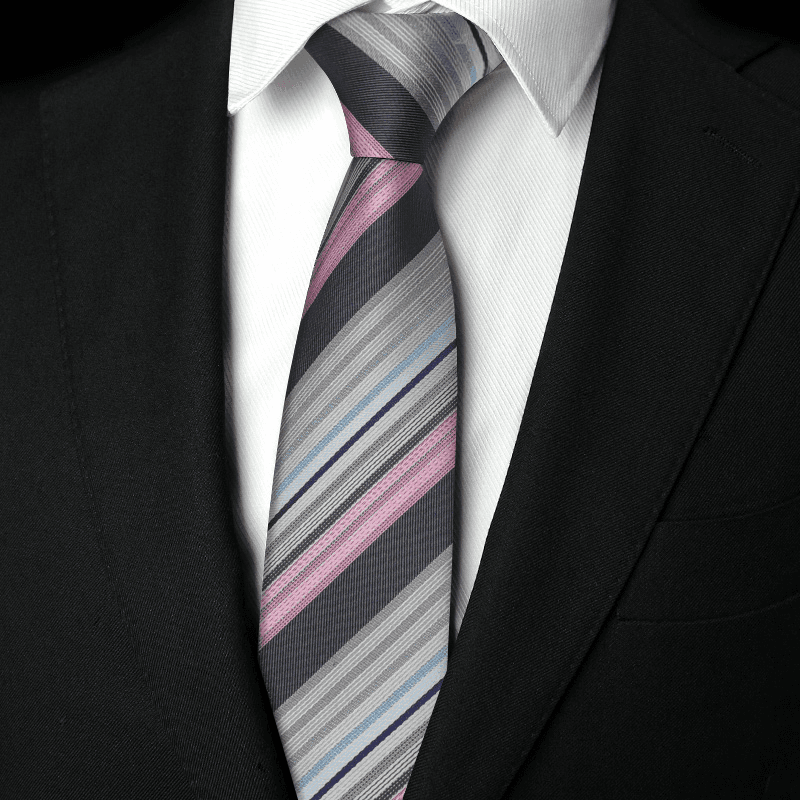 ネクタイ 紳士の風格 洗練シルエット