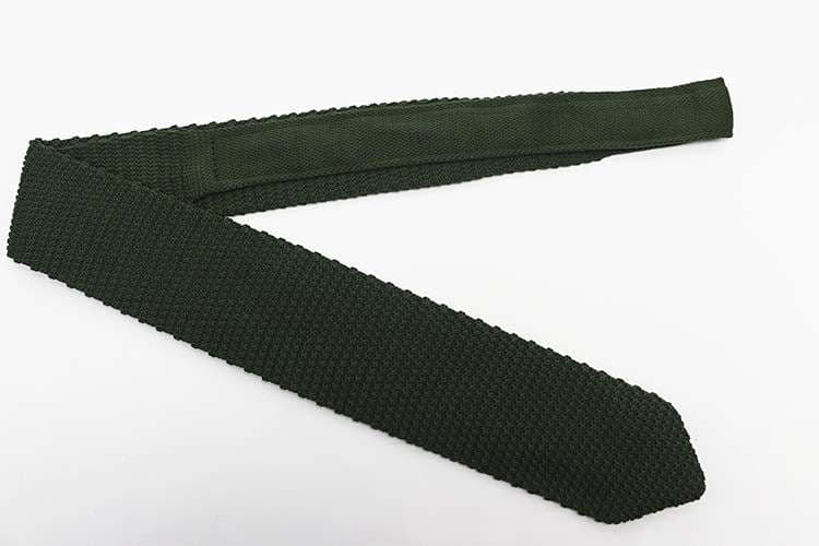  粋な大人のニットネクタイ