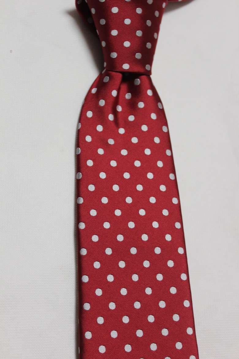 粋な水玉柄シルク製ネクタイ