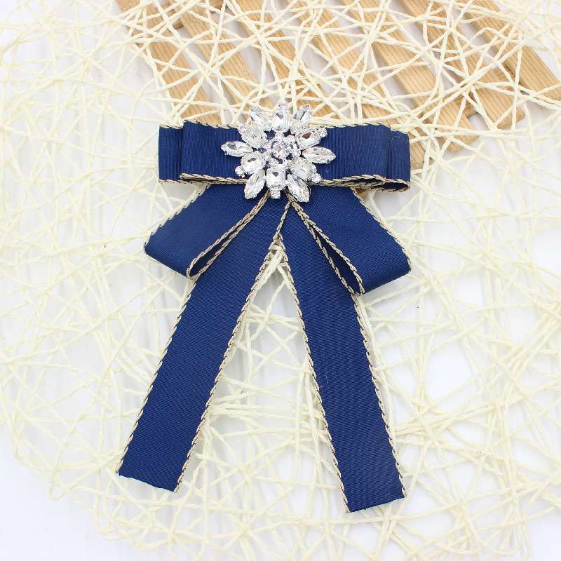 ネクタイ  豪華クリスタル飾りリボンブローチ