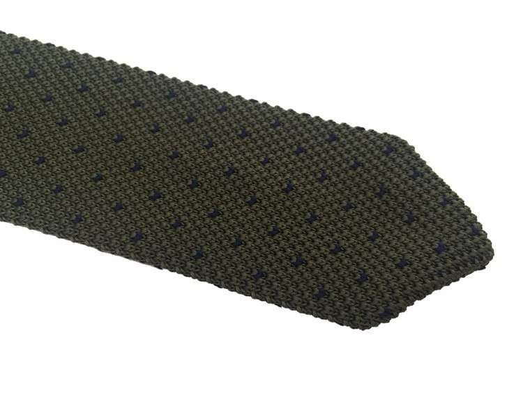  粋な大人のニットネクタイ