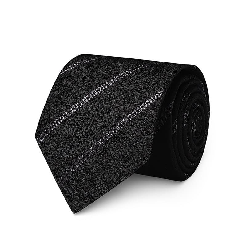 ネクタイ 紳士の風格 洗練シルエット