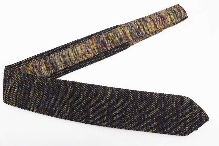  粋な大人のニットネクタイ