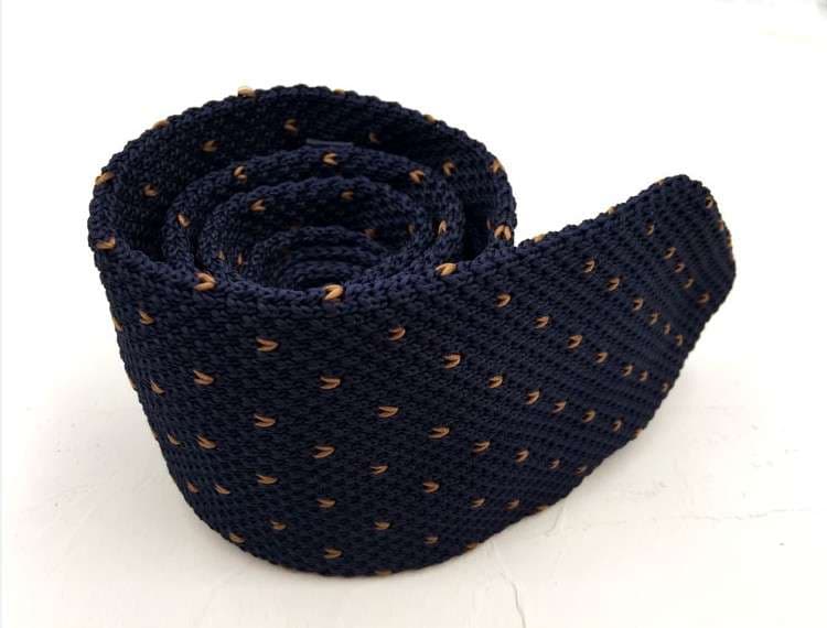  粋な大人のニットネクタイ