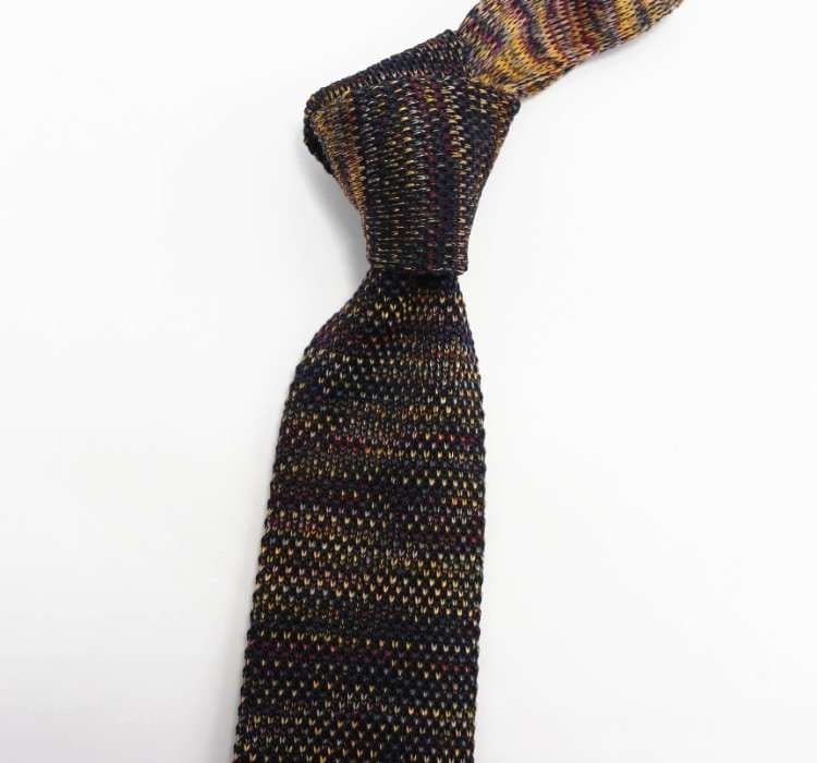  粋な大人のニットネクタイ