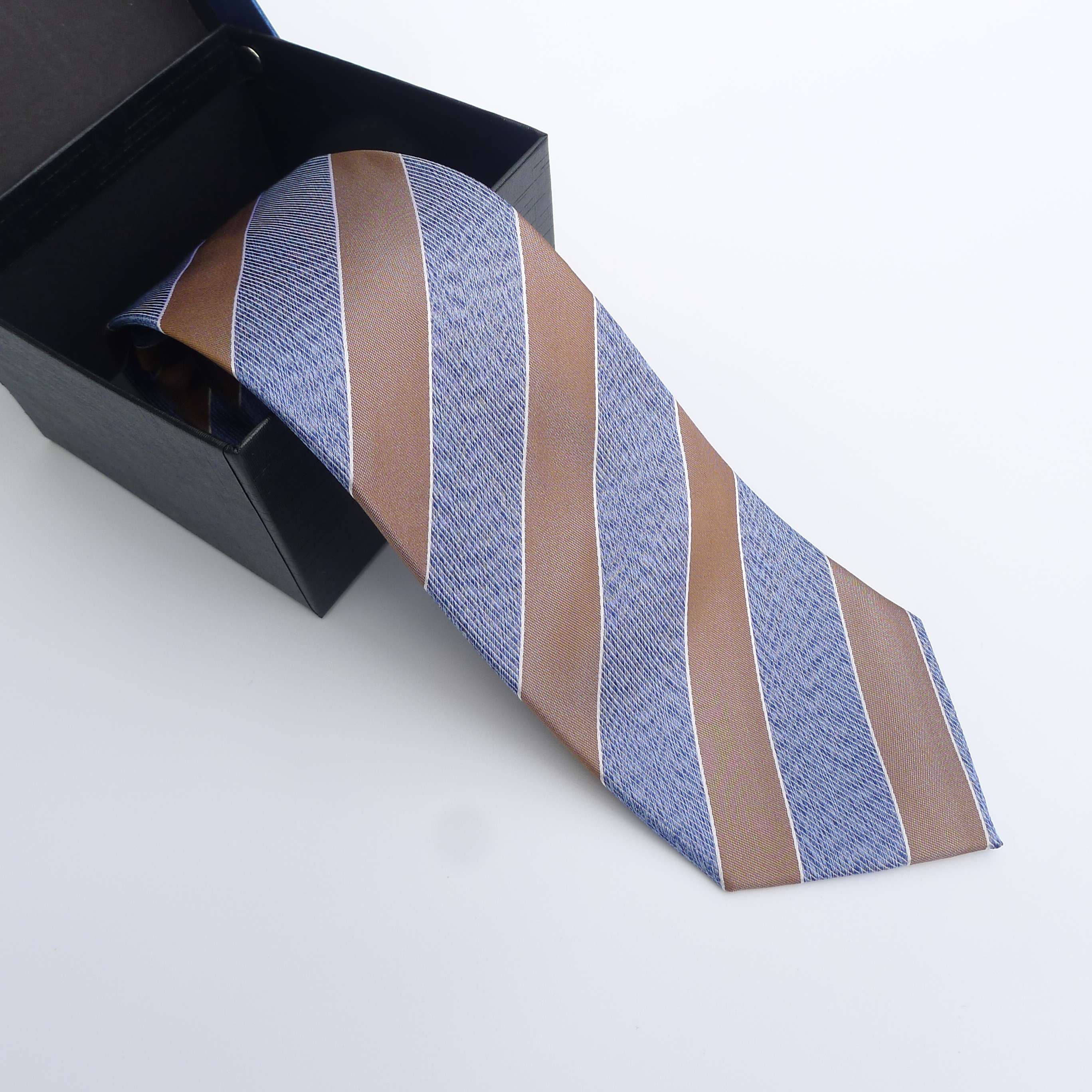  ストライプ柄シルク製フォーマルネクタイ