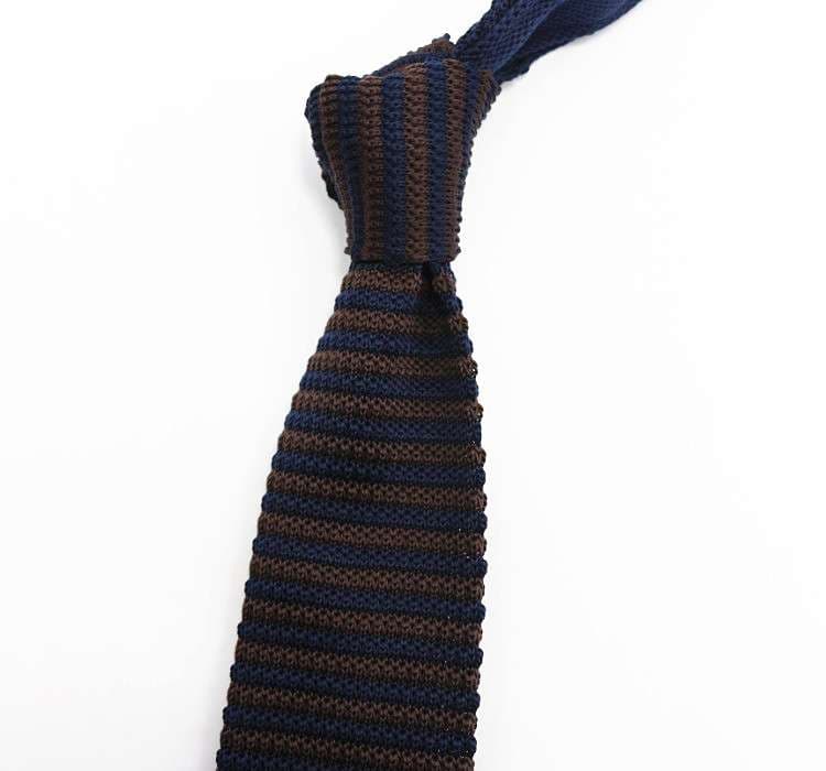  粋な大人のニットネクタイ