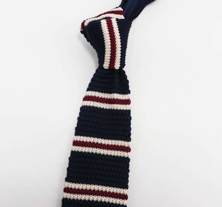  粋な大人のニットネクタイ