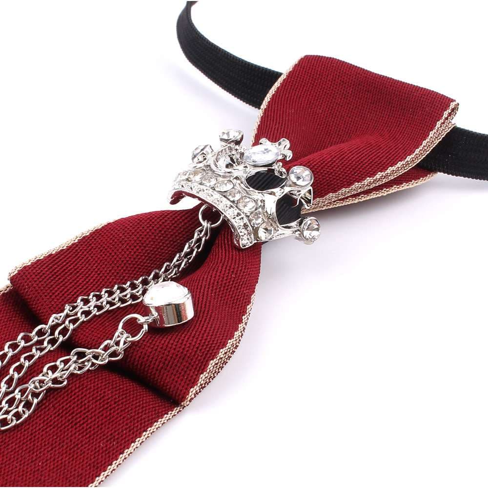  華やかな装飾付きネクタイ