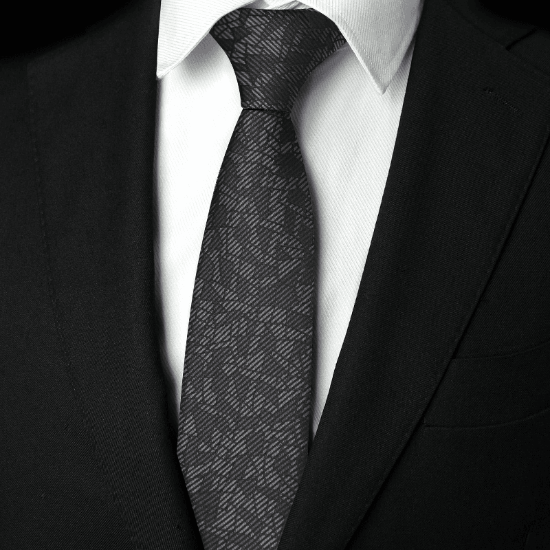 ネクタイ 紳士の風格 洗練シルエット