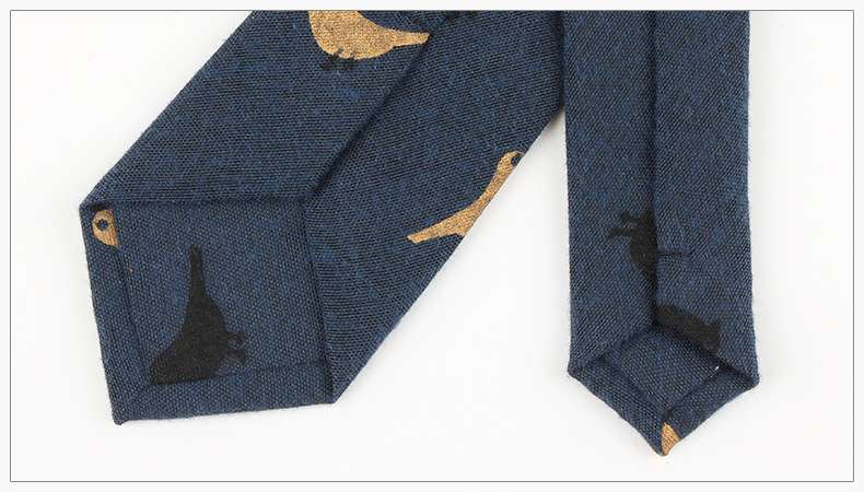  小鳥と羽根柄の上品な細身ネクタイ