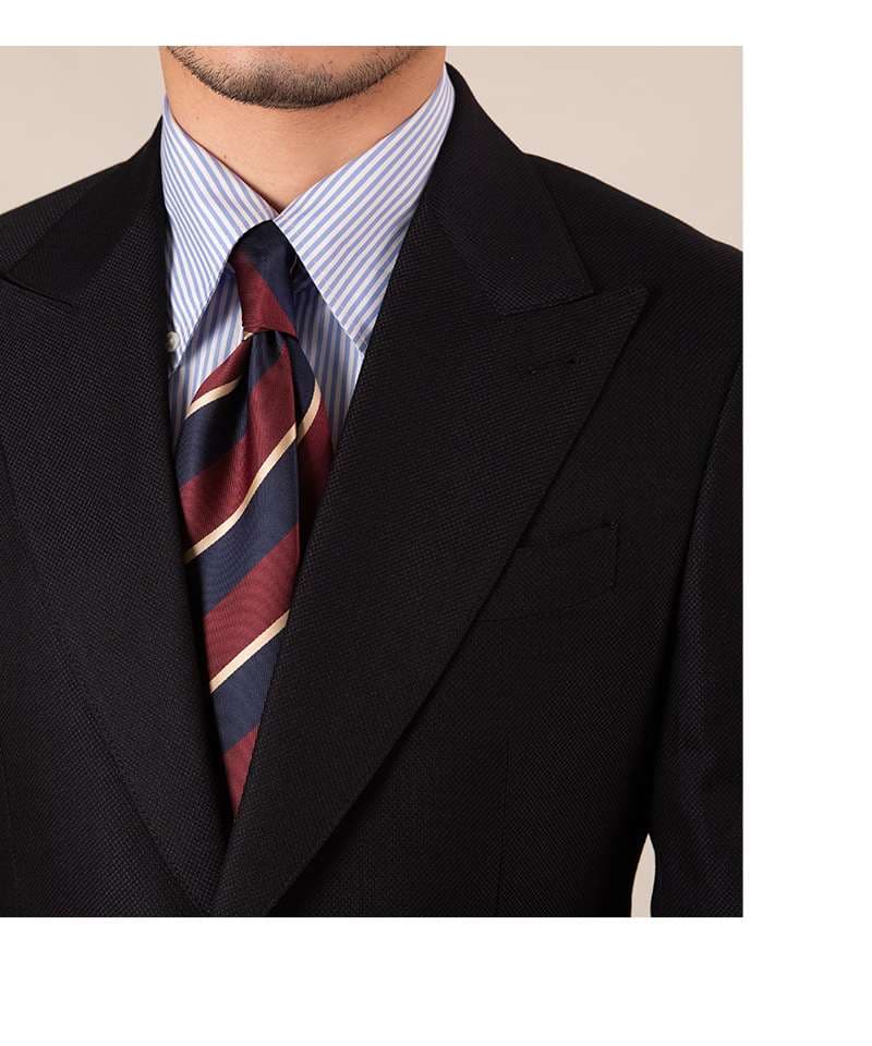 上品なストライプ柄ネクタイ