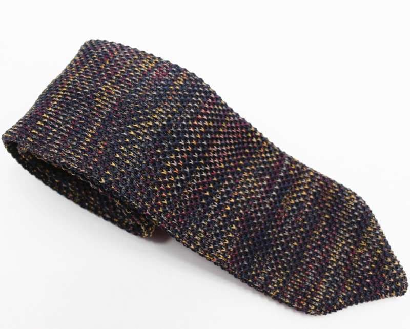  粋な大人のニットネクタイ