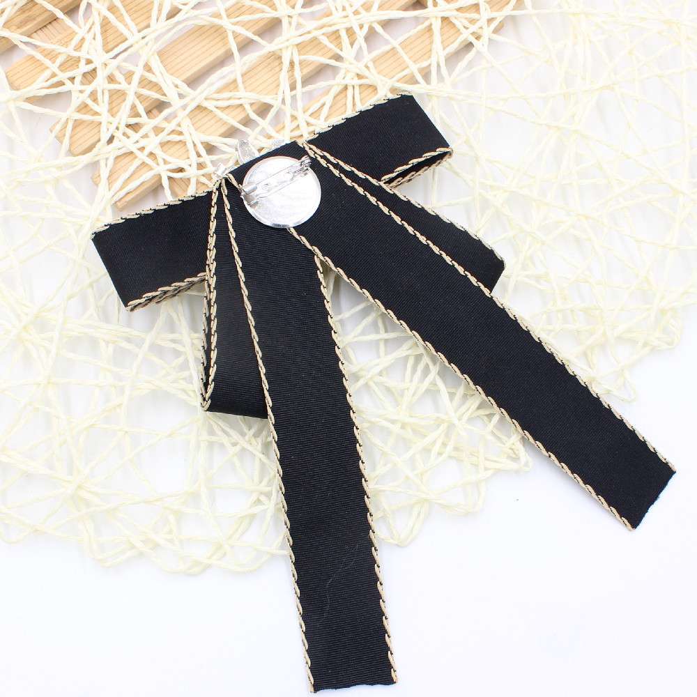 ネクタイ  豪華クリスタル飾りリボンブローチ