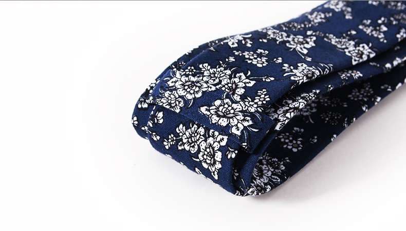  花柄シルク製フォーマルネクタイ
